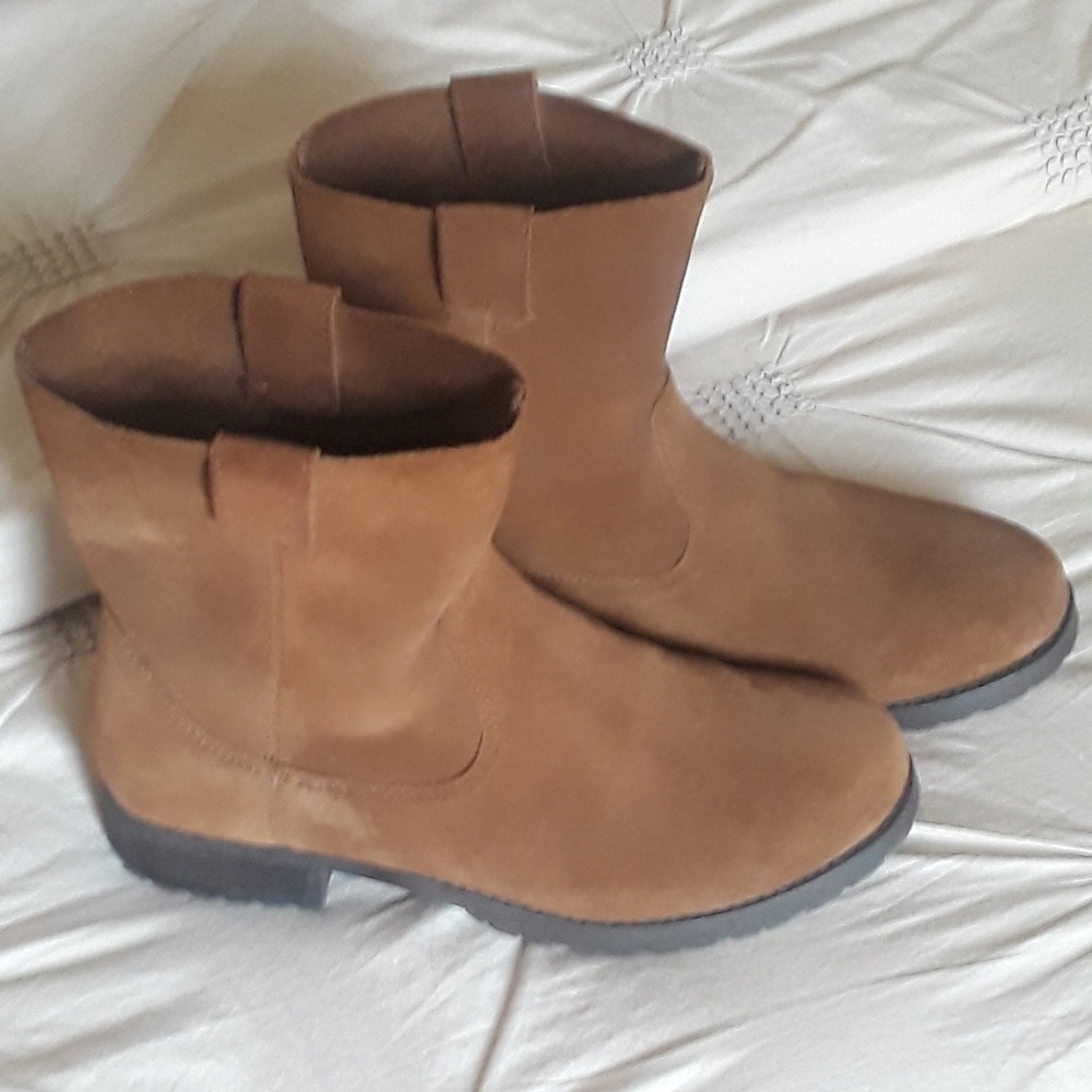 Suede Shorty Boots